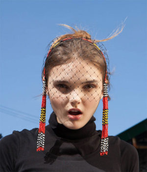 Veiled T-bead headband